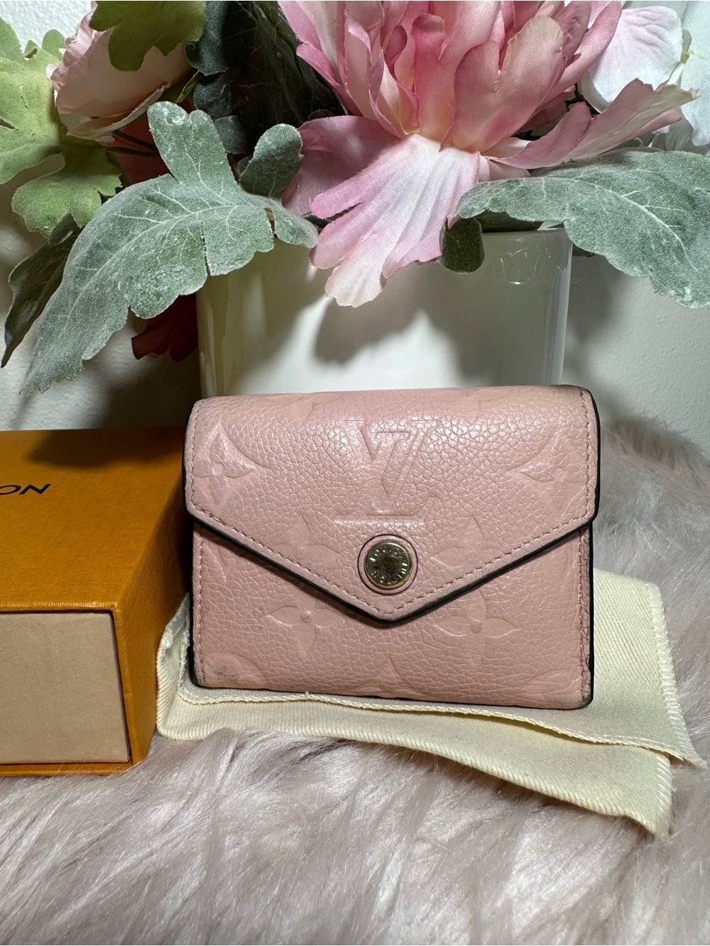 Authentic Louis Vuitton Zoe wallet